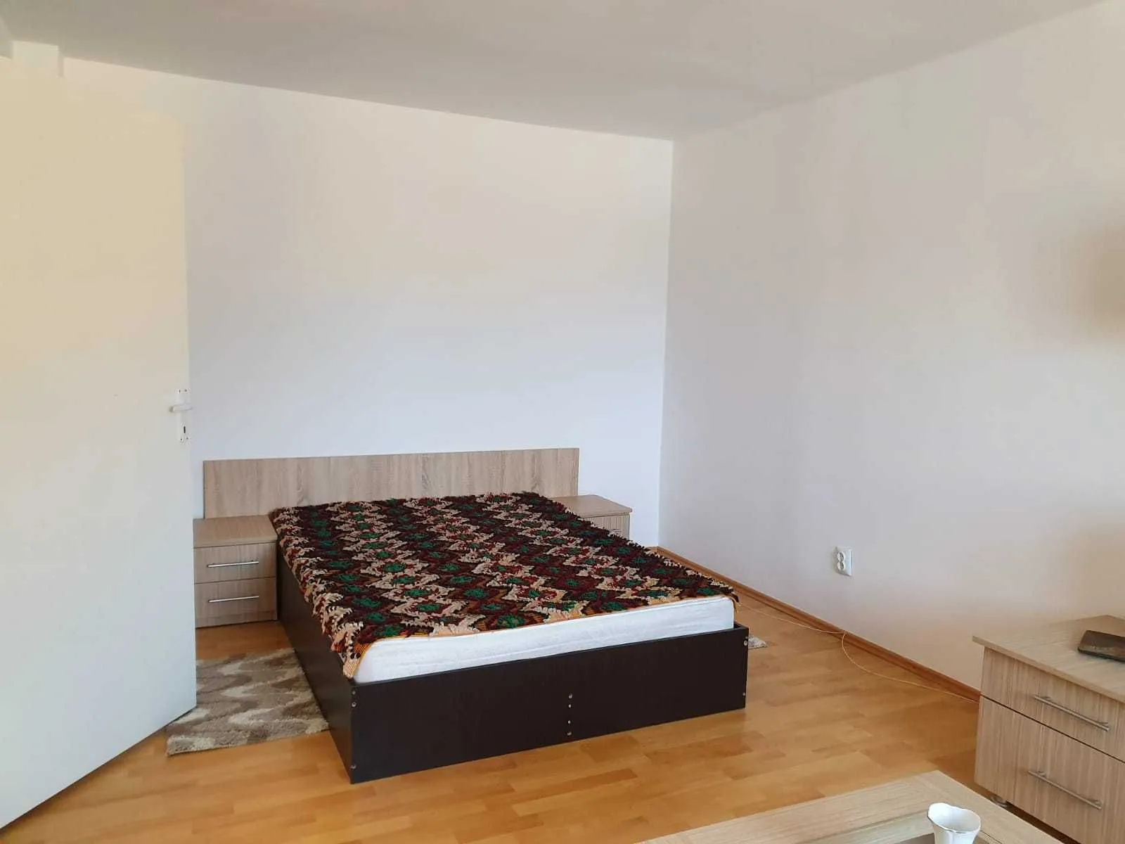 Inchiriez garsoniera