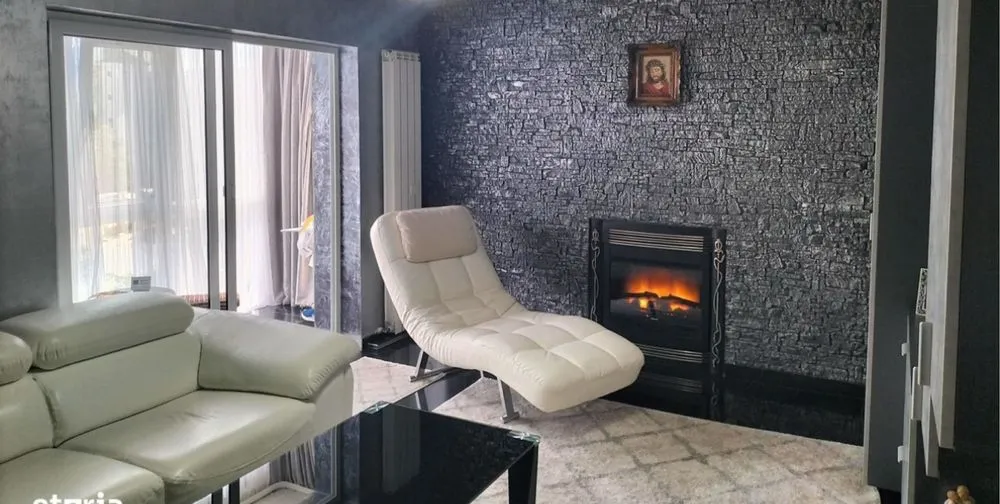 Proprietar vand apartament 3 camere ( etaj 3 )