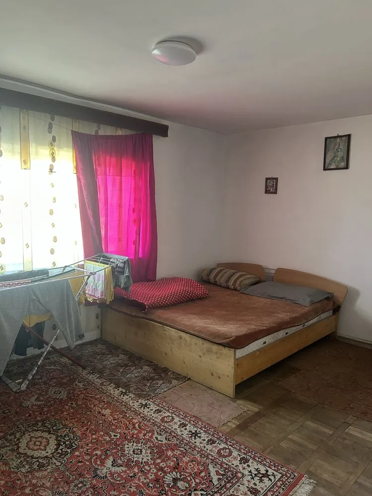 Vand apartament zona Cateasca