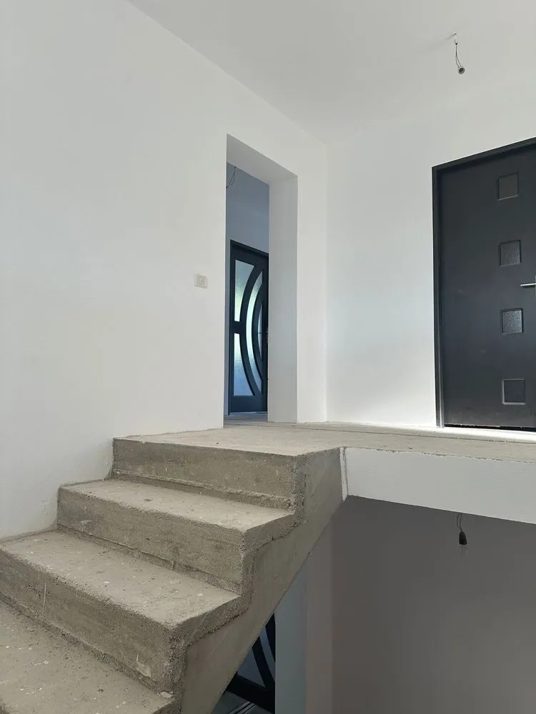 Vila moderna cu vedere panoramica, aproape de oras