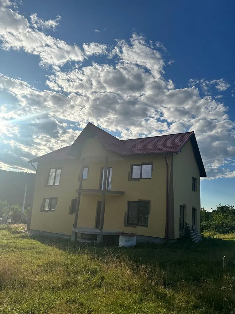 Vila moderna cu vedere panoramica, aproape de oras