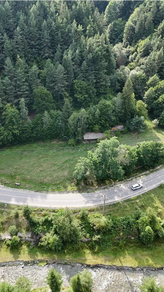 Azi oferta Teren intravilan 11.000 mp, stradal, Leresti Voina