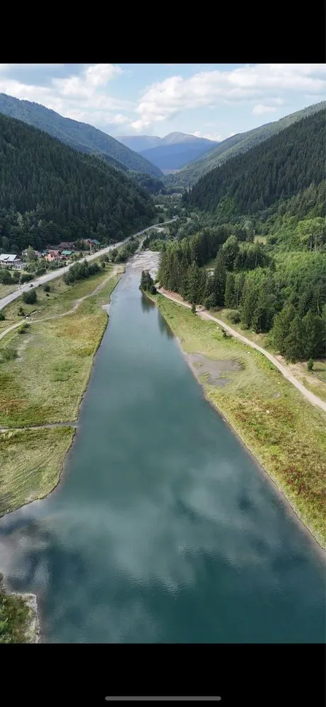 Azi oferta Teren intravilan 11.000 mp, stradal, Leresti Voina