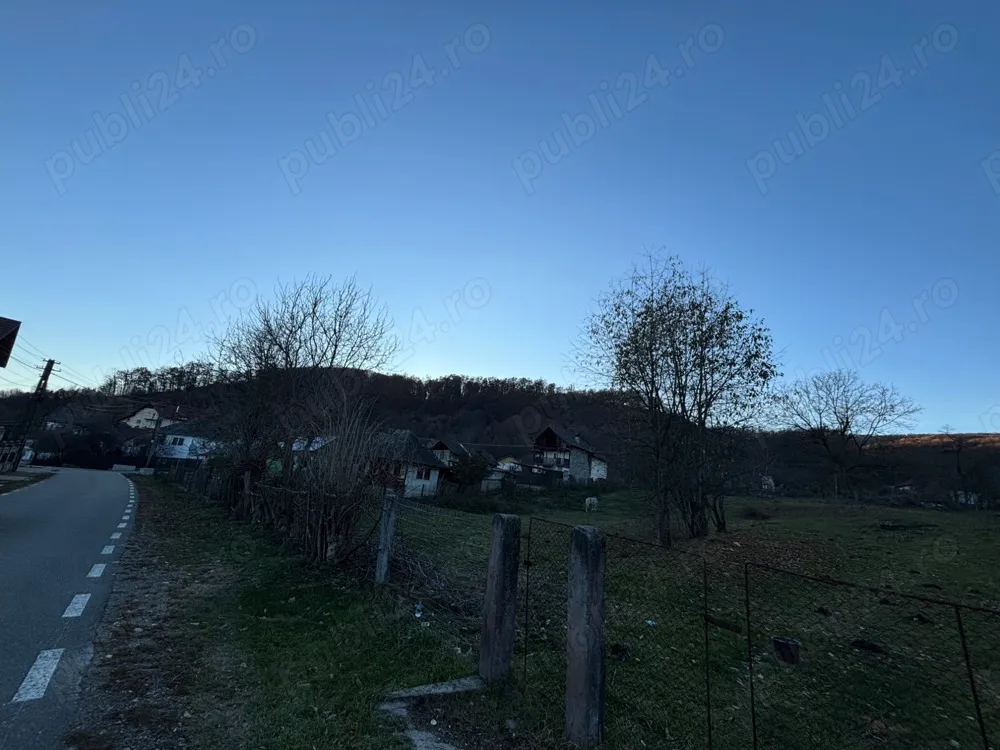 Teren intravilan de vanzare