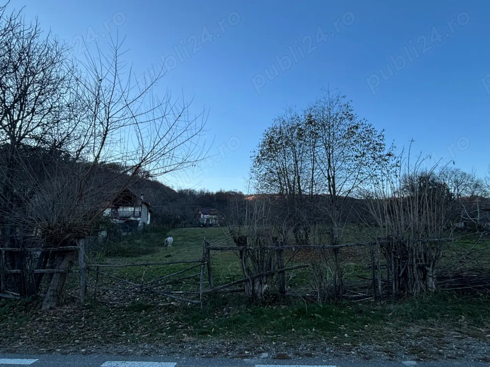 Teren intravilan de vanzare