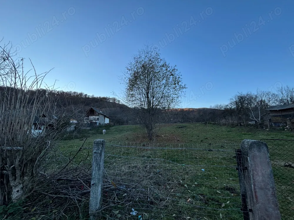 Teren intravilan de vanzare