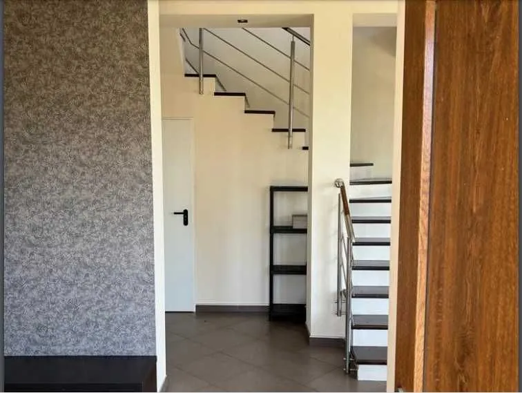 Casa Smeura 210 mp Curte 750 mp Terasa+Jacuzzi Sm