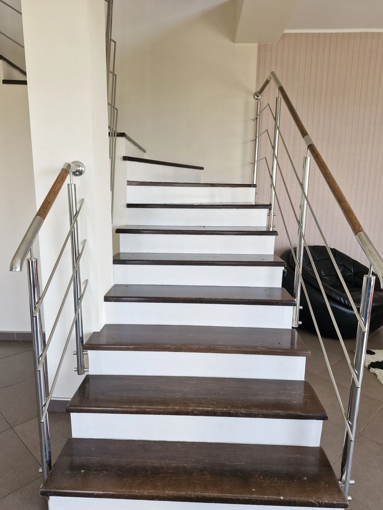 Casa Smeura 210 mp Curte 750 mp Terasa+Jacuzzi Sm