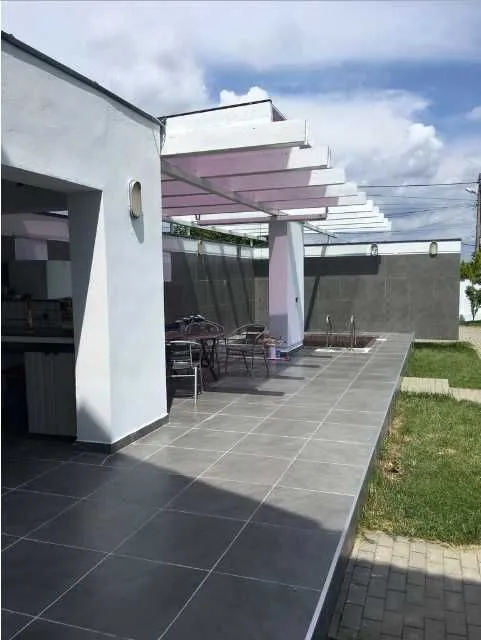 Casa Smeura 210 mp Curte 750 mp Terasa+Jacuzzi Sm