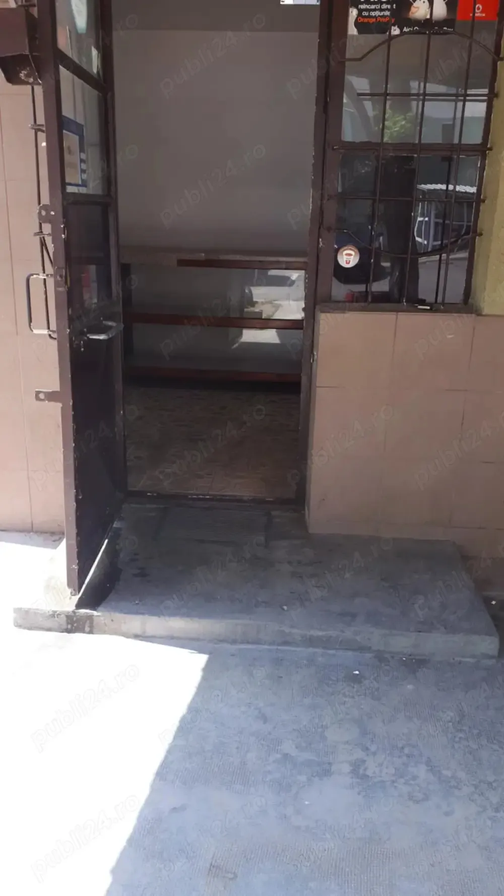 Vand spatiu comercial in garsoniera confort.3 zona Fortuna (str Predeal bloc G1)