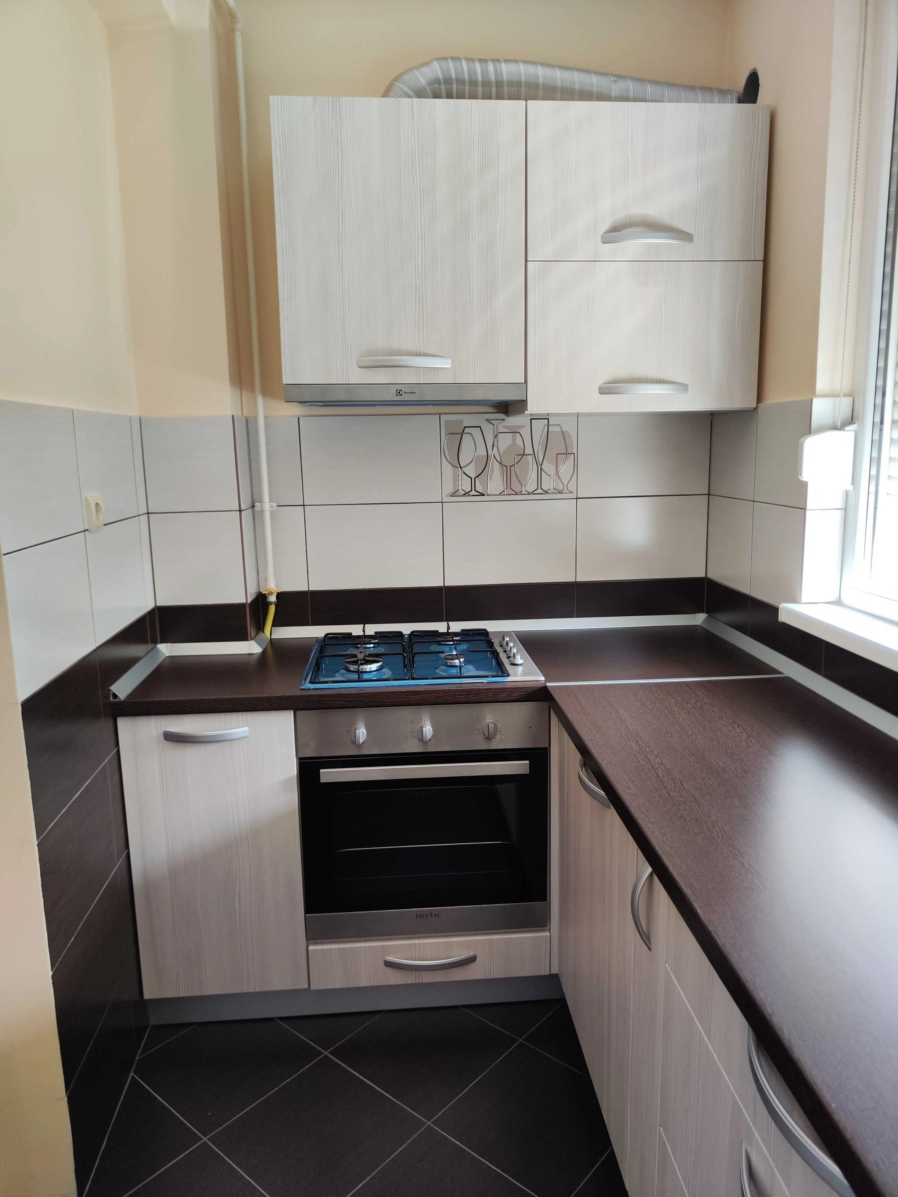 Inchiriez apartament