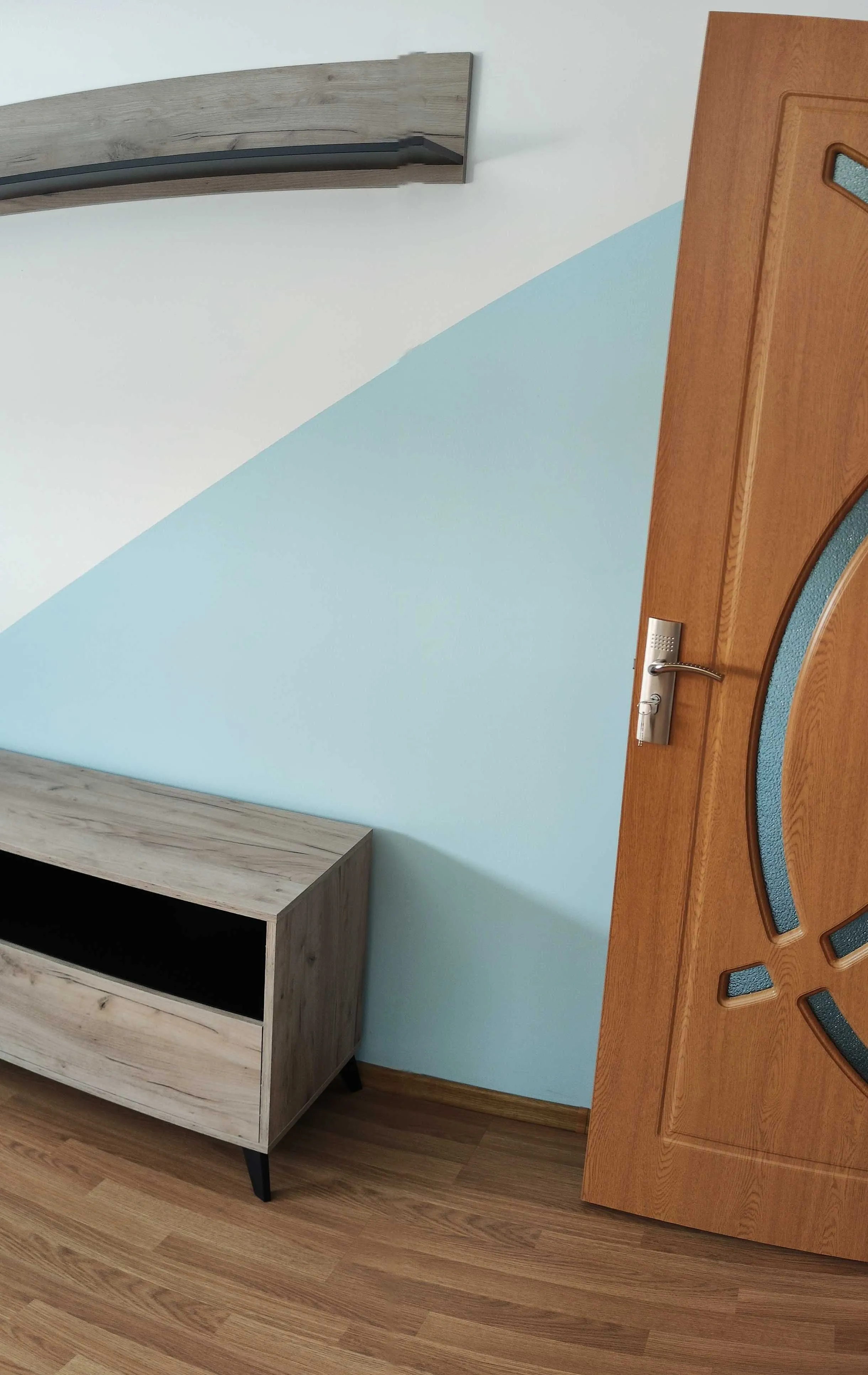 Inchiriez apartament