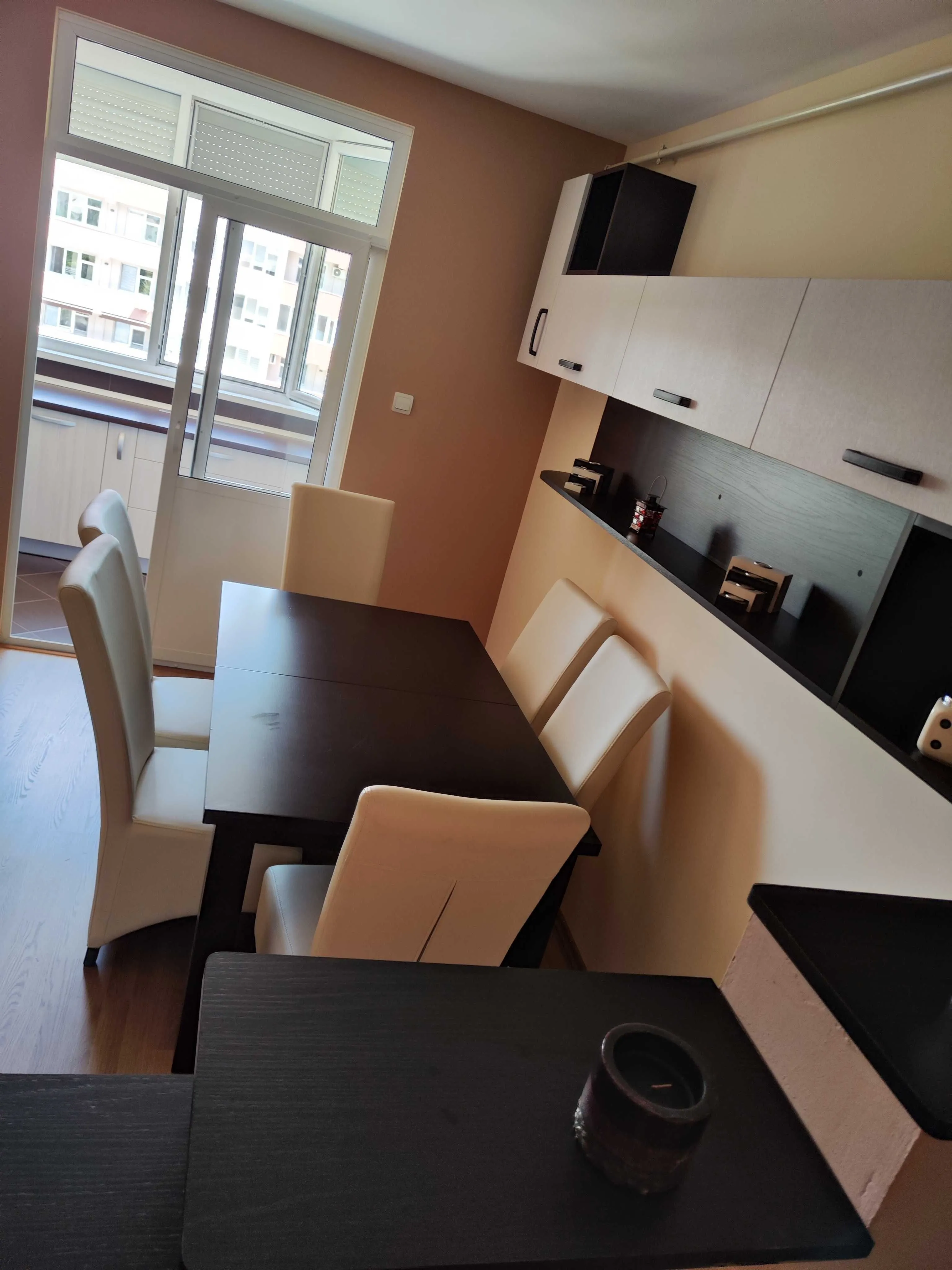 Inchiriez apartament