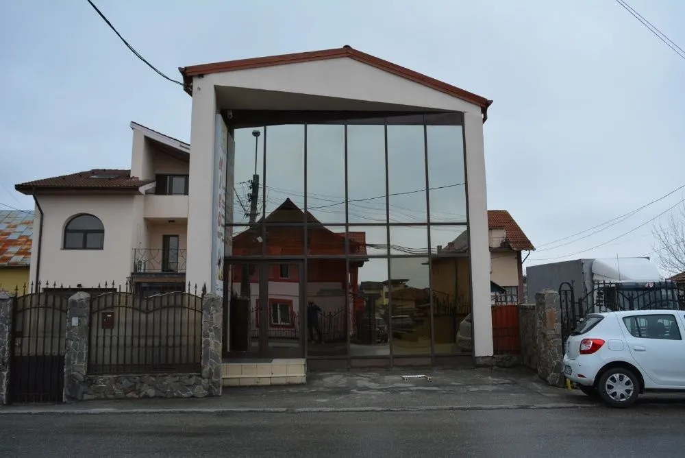 Vand spatiu comercial P+1E (160mp. )