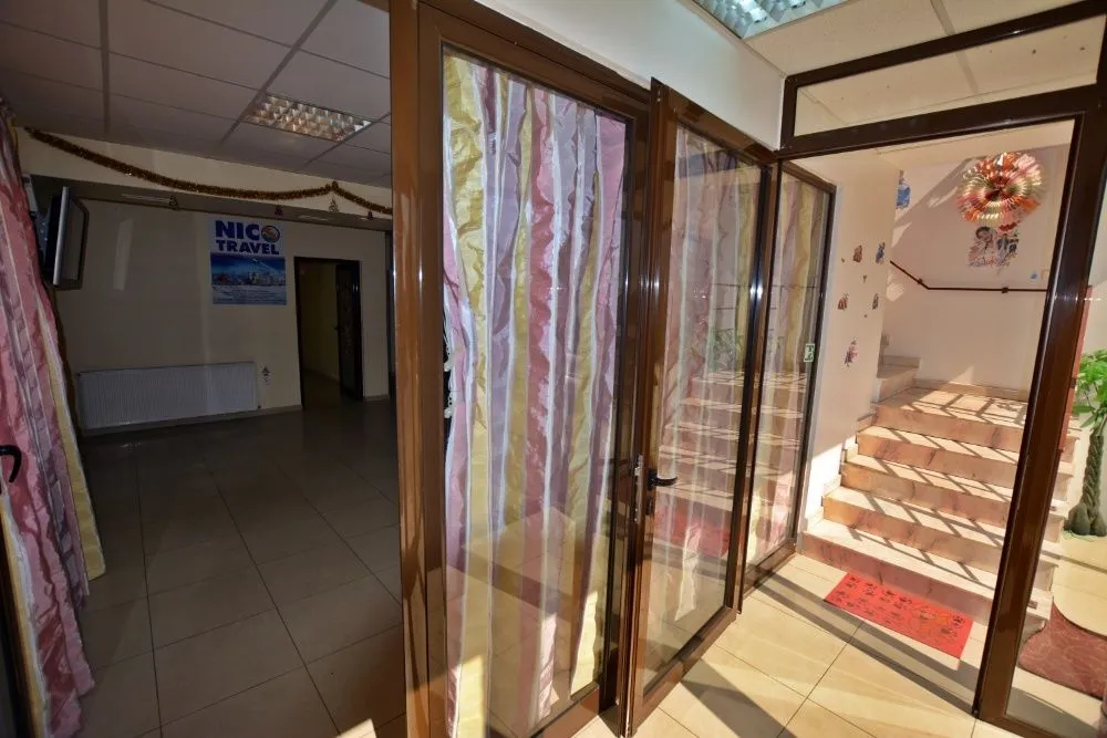 Vand spatiu comercial P+1E (160mp. )