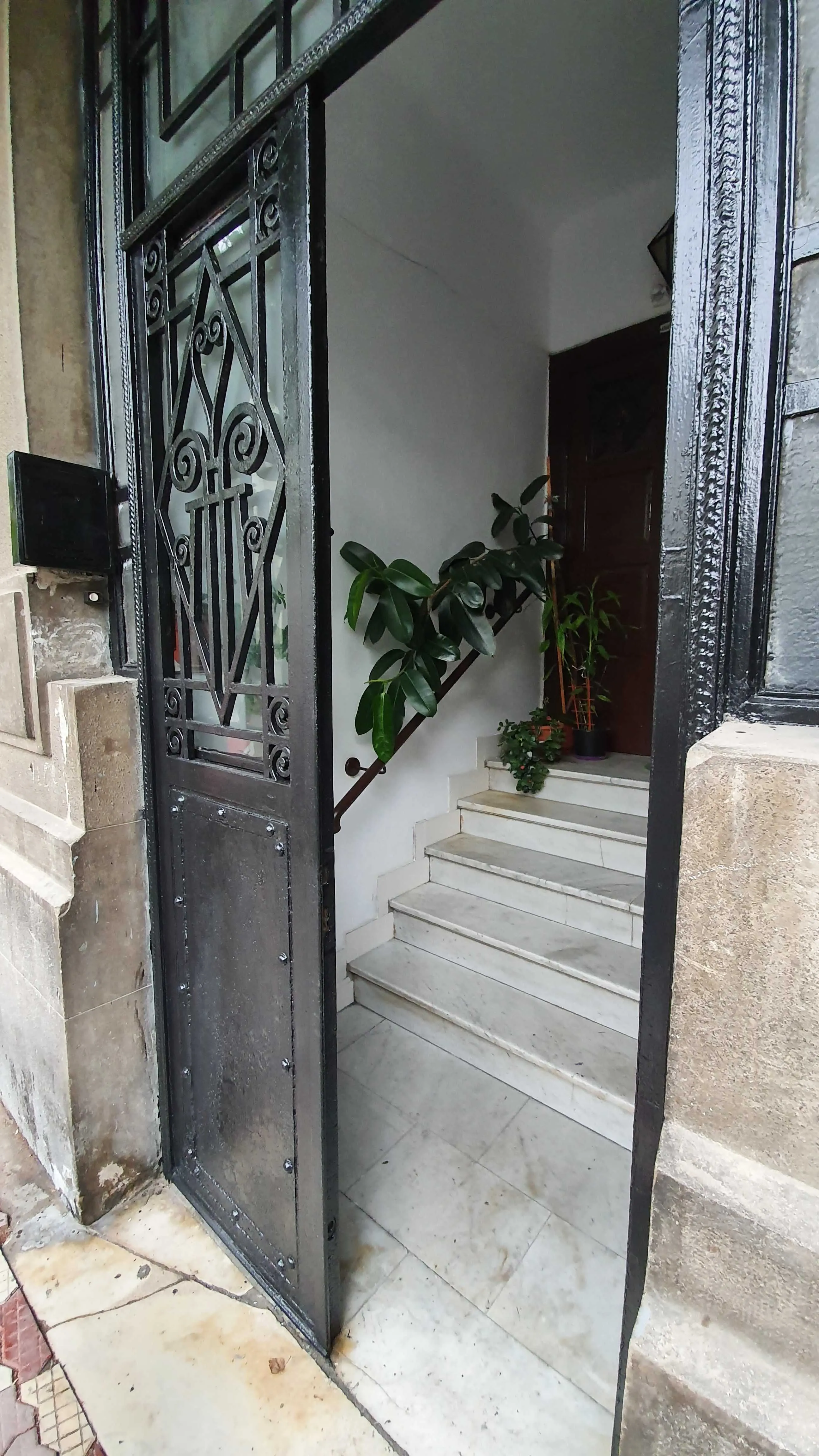 Spatiu Birou/Apartament Romana Ultracentral Intrare Separata